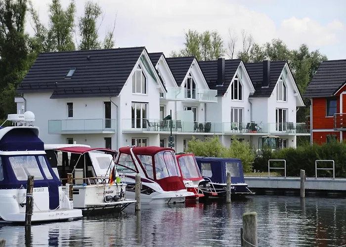 Hafenflair Am Plauer